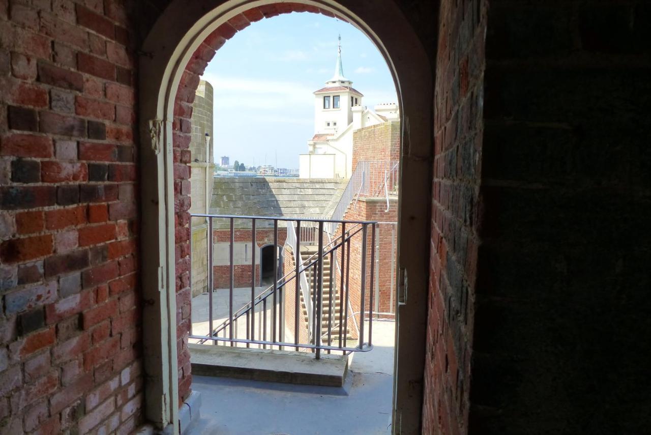 St Georges Balcony Suite With Parking Πόρτσμουθ Εξωτερικό φωτογραφία